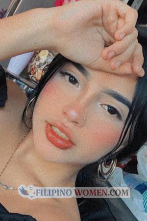 201112 - Maria Age: 24 - Colombia