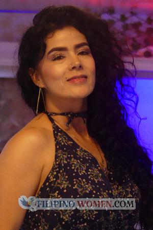 204739 - Yenny Age: 43 - Colombia