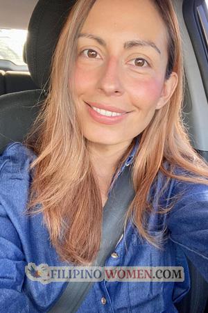 225607 - Laura Age: 37 - Costa Rica